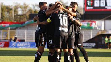 Futbol, Palestino vs Universidad Catolica.
 Fecha 4, campeonato Nacional 2022.
 El jugador de Palestino Luis Jimenez, centro, celebra su gol contra Universidad Catolica durante el partido por la primera division disputado en el estadio Municipal de La Cis