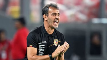 Fernando Batista asume el relevo de Miguel Herrera al frente de Costa Rica