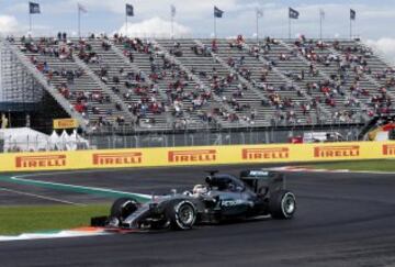 Aquí te presentamos las mejores postales que ha entregado la primera jornada en el Autódromo Hermanos Rodríguez. La Fórmula 1 regresó a México.