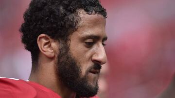 Colin Kaepernick ha causado un incendio con sus declaraciones en relación con la bandera durante la pretemporada.