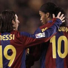 Messi sends message to Ronaldinho after death of his mother