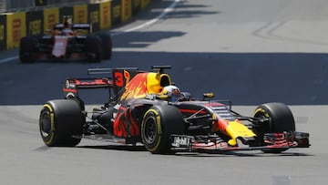 Baku (Azerbaijan), 24/06/2017.- Australian Formula One driver Daniel Ricciardo of Red Bull Racing in action during the third practice session at the Baku city circuit in Baku,Azerbaijan, 24 June 2017. The 2017 Formula One Grand Prix of Azerbaijan will take place on 25 June. (Azerbaiyán, Fórmula Uno) EFE/EPA/ZURAB KURTSIKIDZE