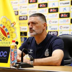 Las Palmas busca a su mirlo blanco