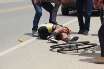 El ciclista Guerrero del equipo Formesan tambi&eacute;n sufri&oacute; ca&iacute;da en la tercera etapa que se desarroll&oacute; entre Paipa y Cota.