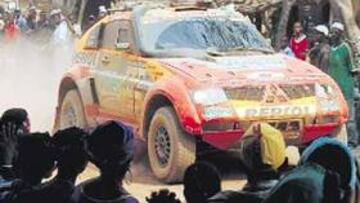 <b>EXPECTACIÓN. </b>El paso de los participantes se convierte en un acontecimiento en cada poblado.