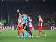 08/04/26 PARTIDO CHAMPIONS LEAGUE CUARTOS IDA
BARCELONA - ATLETICO DE MADRID
TARJETA ROJA EXPULSION PAU CUBARSI ARBITRO ISTVAN KOVACS REVISION VAR