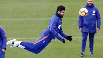 Diego Costa, en el entrenamiento del Atlético. Jugará con Griezmann ante el Barça.