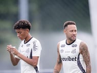 Robinho Jr. y Neymar durante un entrenamiento del Santos — Foto: Raúl Baretta/Santos FC