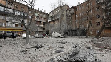 Daños causados por un bombardeo ruso en Járkov. EFE/EPA/SERGEY KOZLOV
