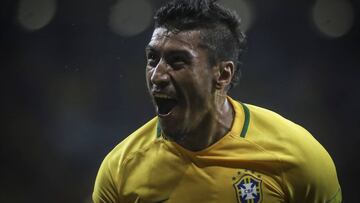 Paulinho celebra su gol contra Argentina en el Mineirao.