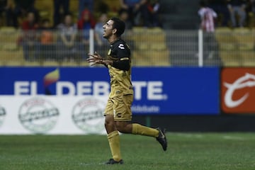 El extremo mexicano llegó a la Liga de Ascenso después de batallar por consolidarse en primera. Con los Dorados de Maradona vivió un resurgimiento que lo llevó a Querétaro para el Apertura 2019. Convertido en lateral, Escoboza recobró protagonismo y está a un paso de llegar a América.