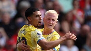 Soccer Football - Premier League - Brentford v Crystal Palace - GTech Community Stadium, London, Britain - August 18, 2024 Crystal Palace's Daniel Munoz and Will Hughes celebrate their first goal, an own goal scored by Brentford's Ethan Pinnock Action Images via Reuters/Paul Childs EDITORIAL USE ONLY. NO USE WITH UNAUTHORIZED AUDIO, VIDEO, DATA, FIXTURE LISTS, CLUB/LEAGUE LOGOS OR 'LIVE' SERVICES. ONLINE IN-MATCH USE LIMITED TO 120 IMAGES, NO VIDEO EMULATION. NO USE IN BETTING, GAMES OR SINGLE CLUB/LEAGUE/PLAYER PUBLICATIONS. PLEASE CONTACT YOUR ACCOUNT REPRESENTATIVE FOR FURTHER DETAILS..