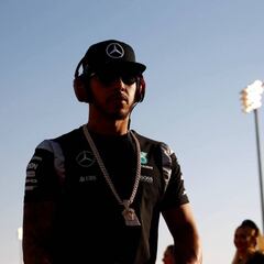 Hamilton gets five-place grid penalty in China