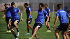 Entrenamiento del Granada. Germ&aacute;n golpea el bal&oacute;n.