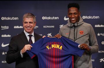 Yerry Mina presentado presentado en el Barcelona en el Camp Nou