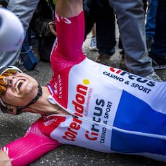 Van der Poel gana la Amstel con un esprint para la historia