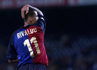 Jugador injustamente menosvalorado, pero que fue un superclase. El extremo más goleador que ha tenido el Barcelona a pesar de que a él no es que le gustara especialmente jugar en esa posición.