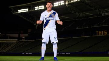 LA Galaxy: Cristian Pavón handed Landon Donovan's famed No.10 jersey