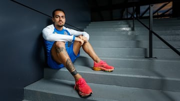 Quagliata, lateral del Deportivo, posando para AS en Abegondo.