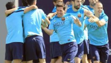 Messi, sonriente en el entrenamiento.