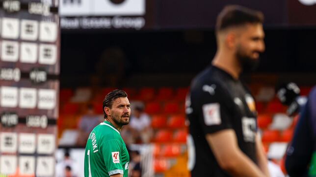 El Newcastle puja por Mamardashvili y el Valencia ata a Dimitrievski