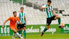 Marcos Bustillo, del Racing, en un amistoso frente al Burgos.