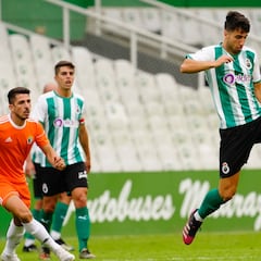 Marcos Bustillo saldrá cedido a Primera RFEF