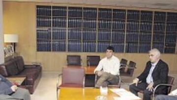 <b>EN AS. </b>De izda. a dcha.: Relaño, Moñino, Manolo Sanchís, San Martín, Clavet, De la Casa y Del Burgo.