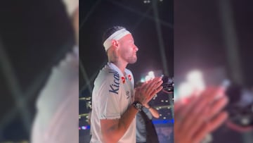 El momento en el que Neymar se rompe en su presentación con el Santos: no apto para sensibles