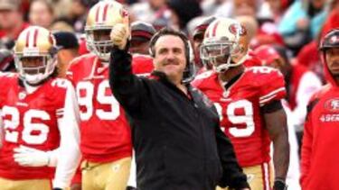 Jim Tomsula en la banda, en un partido de la pasada temporada, con los San Francisco 49ers.
