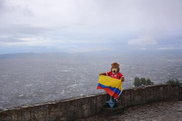 Berni, la mascota del Bayern de visita en Colombia