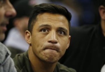 Alexis Sánchez disfrutó de la NBA en Londres