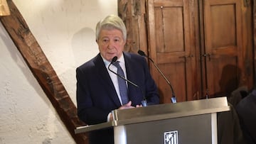 Enrique Cerezo, en la comida de la prensa del Atlético.