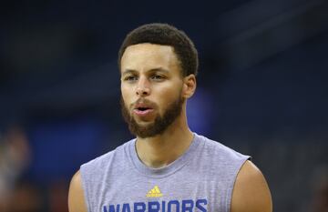 La temporada pasada los Golden State Warriors batieron todos los récords y la mayor parte de la culpa fue de Stephen Curry. El base fue campeón de la NBa y este año, con Durant a su lado, tienen muchas opciones de repetir. Es hijo de un exjugador, Dell C
