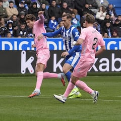 Toni Martínez y Calebe están a disposición de Coudet