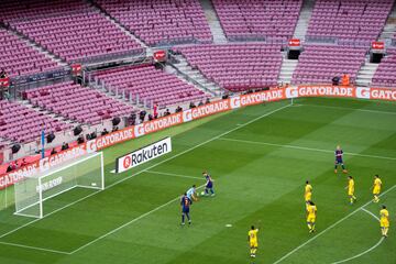 Messi marca el 2-0.