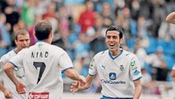 <b>LA MEJOR NOTICIA. </b>Ricardo continuará celebrando goles y triunfos con la camiseta del Tenerife. El portuense jugará en Primera con la camiseta del equipo de su vida.