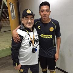 Fue pupilo de Maradona en Dorados y ahora juega futbol americano