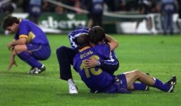 El Liverpool gan車 su 迆ltima UEFA en la temporada 2000-2001. En la antol車gica final se enfrent車 al Alav谷s, al que gan車 5-4 tras disputar la pr車rroga.
Ya en el tiempo extra, y s車lo a 3 minutos para la tanda de penatis, Geli anot車 en propia puerta d芍ndole la victoria al Liverpool.