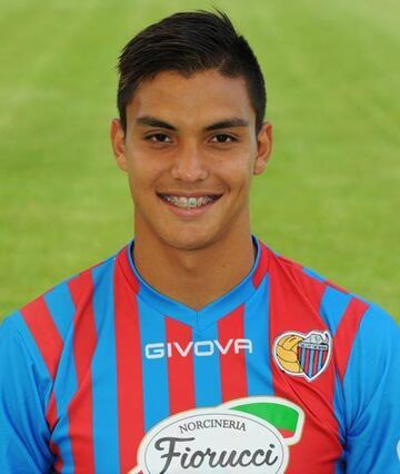 Tuvo dos etapas con el Catania (2012-2014 y 2015), aunque nunca pudo debutar con el primer equipo en la Serie A.