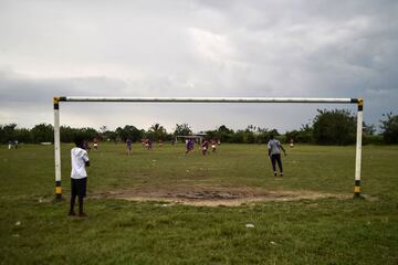 The field where Colombian player Yerry Mina used to play in Guachené.