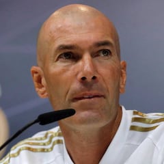 Zidane: "James está en forma y estoy contento de que esté en la plantilla"
