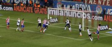 2-0. Raúl García anota el segundo gol.