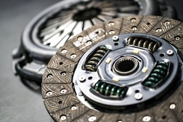 ¿Cómo saber si hay que cambiar el clutch? Por kilómetros o síntomas 