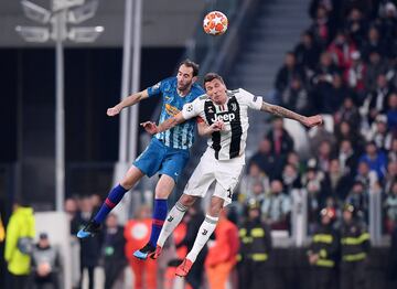 Diego Godín y Mario Mandzukic.