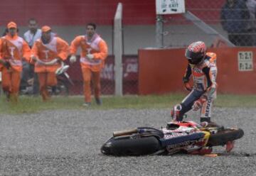 Caída del piloto español Marc Márquez, de Honda, cae, durante la carrera del Gran Premio de Argentina de MotoGP