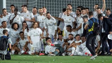 Real Madrid, con James en la grada, es campeón de LaLiga