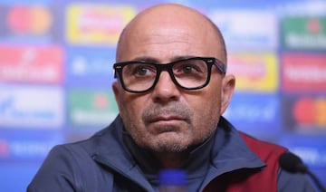 Sevilla manager Jorge Sampaoli speaks to the media during the Sevilla press conference at The King Power Stadium