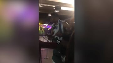 La dura discusión de un jugador de Los Lakers con sus fans
