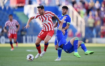 Con 11 años se incorporó a la cantera del Real Madrid, en la que permaneció 2 años y de la que se marchó por motivo extradeportivos al Atlético de Madrid. El 8 de marzo de 2012 debutó con el primer equipo rojiblanco en el partido de ida de los dieciseisavos de final de la Liga Europa ante el Besiktas.